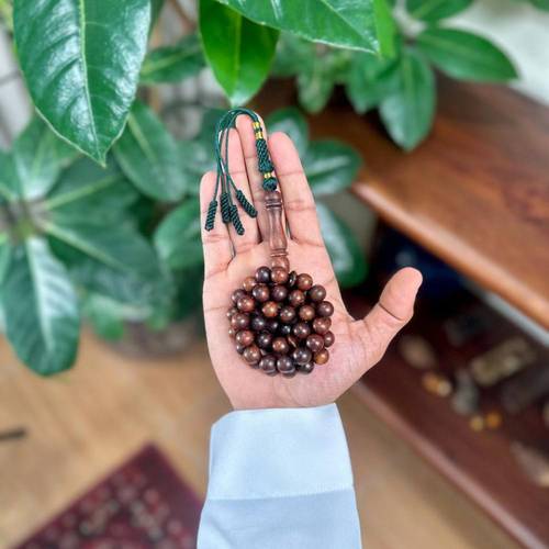 مسباح خشب العود تفصال زيتي