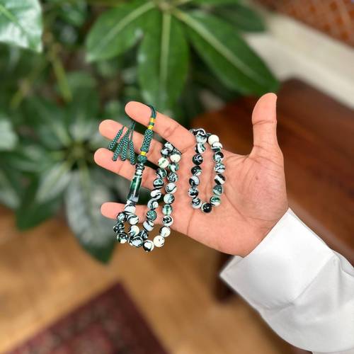 مسباح بكلايت أبيض وأخضر تفصال زيتي