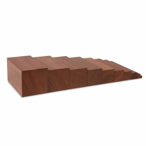 سلم بني – 10 موشورات (من 1×1×20 سم إلى 10×10×20 سم، لتوضيح تغير العرض)