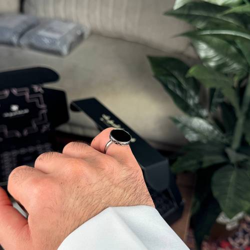 طقم الفريد الملكي – خاتم وسبحة من فضة أصلية عيار 925 بحجر العقيق الأسود
