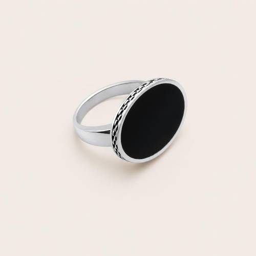 Classic Oval Royal Ring - 925 Silver with Black Stone