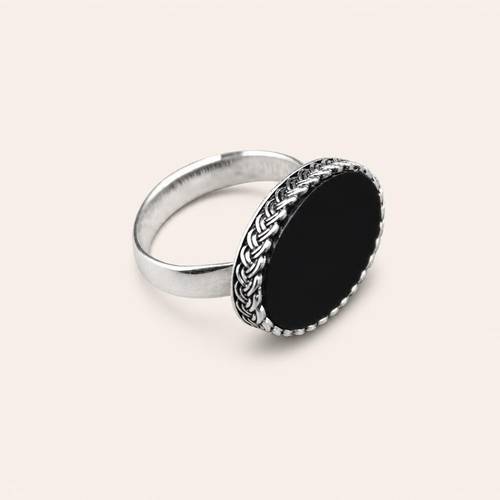Men’s Silver Ring with Mesh Pattern and Black Stone