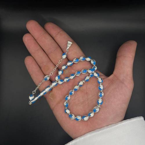 سبحة مطعمه بفصوص بلون ازرق مميز