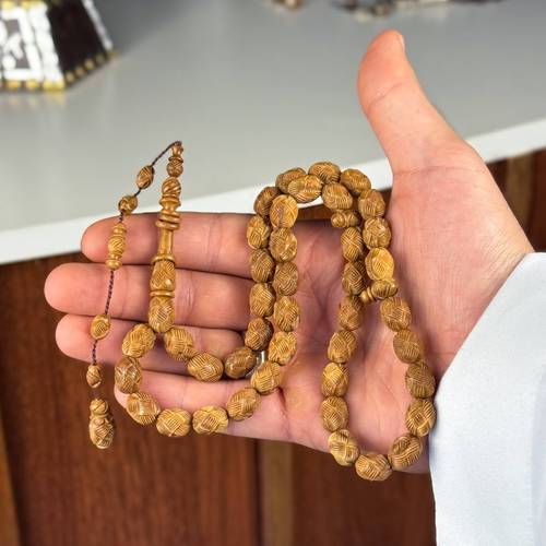 سبحة بحجر  الكوك نحت يدوي 