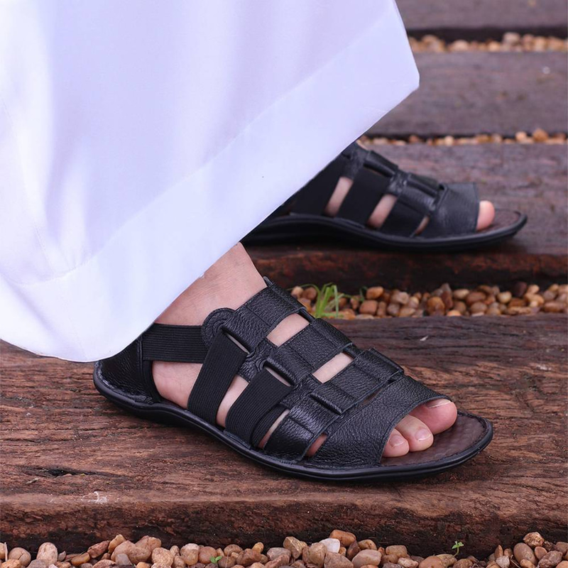 صندل طبي أسود أنيق وخفيف