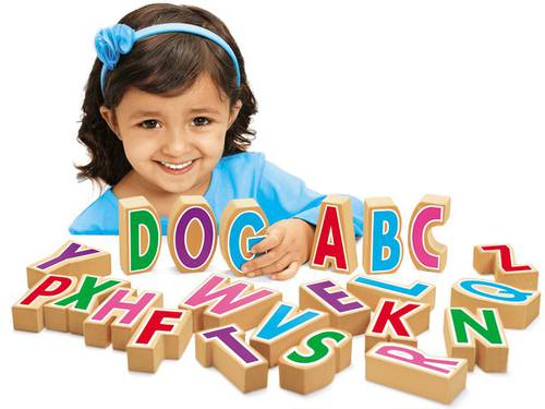 كتل الحروف الأبجدية المصنوعة من الخشب الصلب