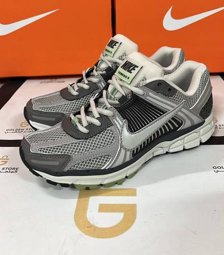 Nike vomero 5