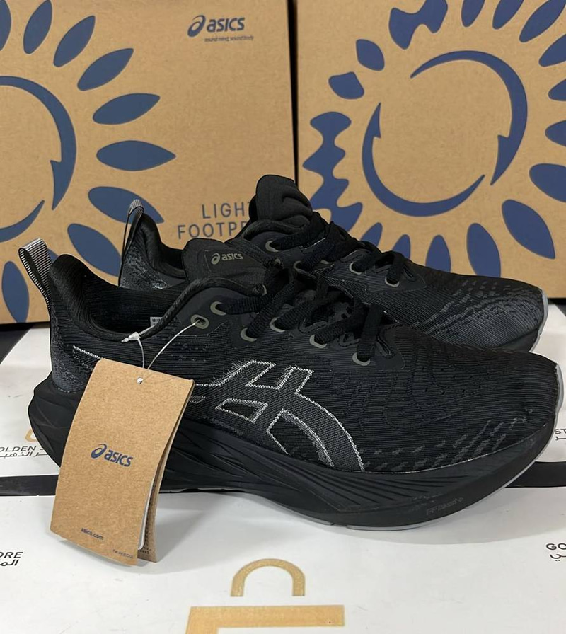 ASICS NOVABLAST 4