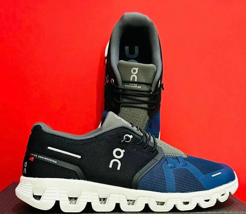 On cloud 5 black / blue