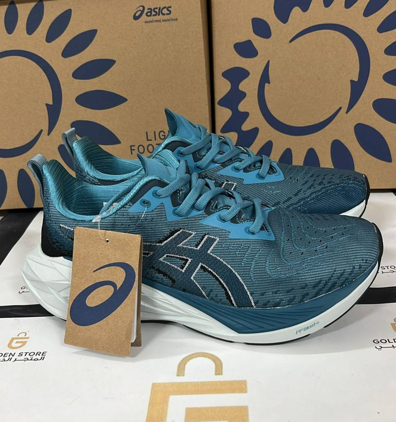 ASICS NOVABLAST 4