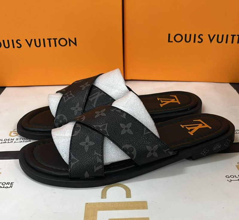 Louis Vuitton ( Slippers )