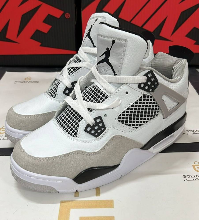 Air Jordan 4 Retro