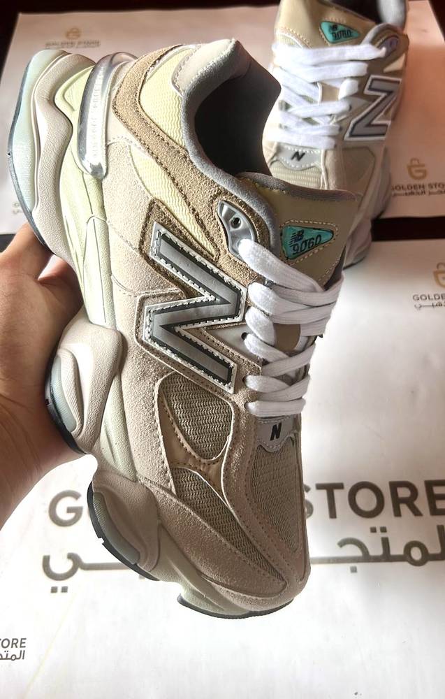  New Balance 9060 brown