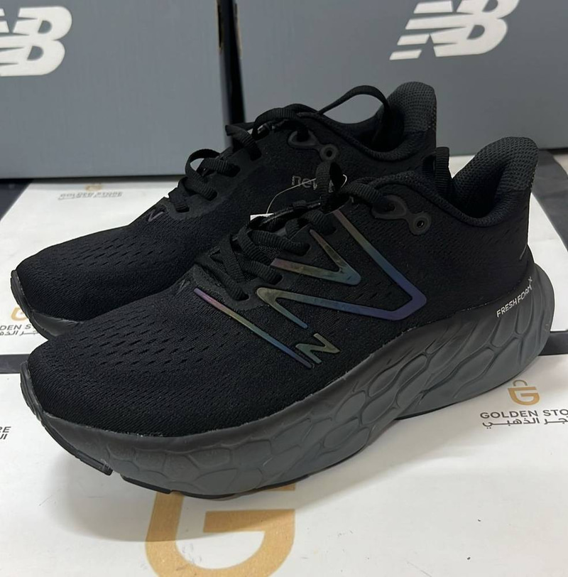 New Balance  ( Fresh Foam  V4 )