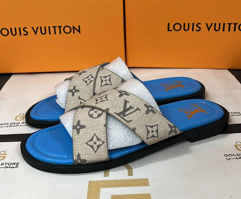 Louis Vuitton ( Slippers )