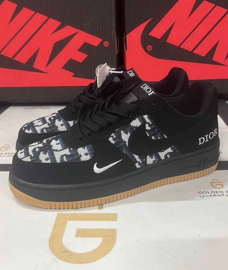NIKE DIOR