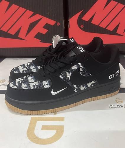 NIKE DIOR
