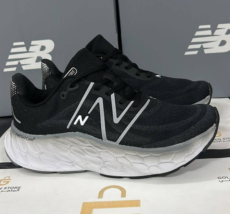 New Balance  ( Fresh Foam  V4 )
