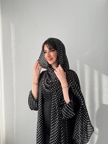 عباية كريب ملكي بجوانب شيفون منقط وأكمام مبطنة (عباية اماني)