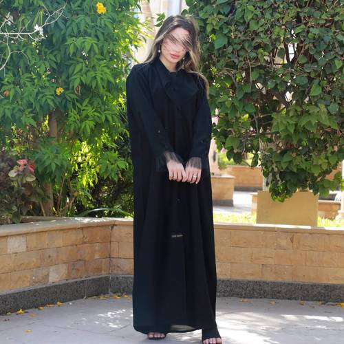 عباية يومية بياقة كلاسيكية وكم تل 