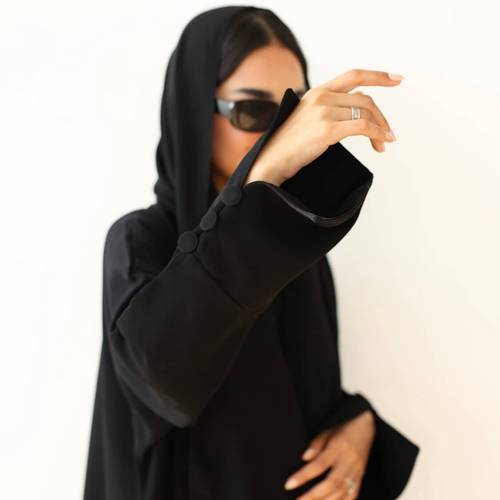 عباية دبل كلوش قماش كريب سراميك أسود فاحم ( عبايه وفاء)