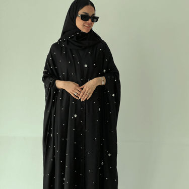 عباية بشت سوداء مزينة باللؤلؤ الأبيض  ( عباية نجمة)