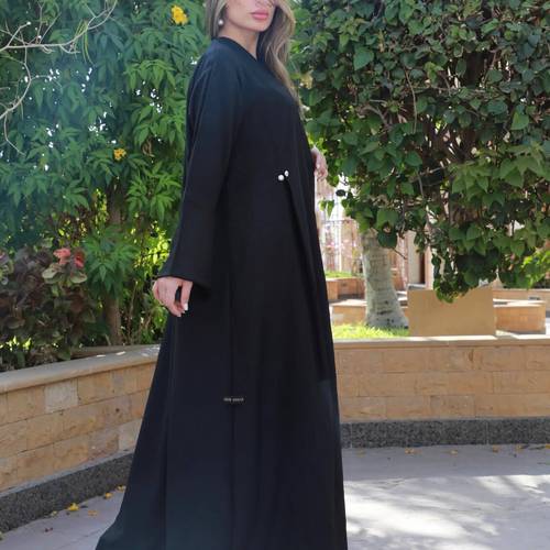 عباية كلوش كريب بكسرات أنيقة