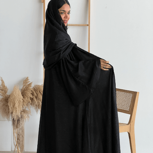 عبايه كلوش أسود حرير لماع انيقه ( عباية هدى)