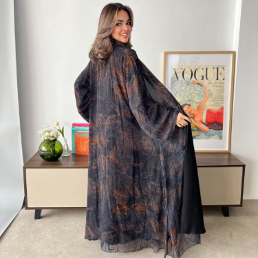 عباية شيفون كحلي مع اصفر كهرماني مموج مبطنة بتطريز ترتر فاخر ( عباية سدن كحلي)