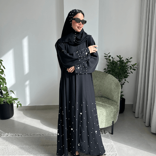 عباية كلوش مزينة باللؤلؤ الأبيض على الأكمام وأسفل العباية (عباية نجاة) 