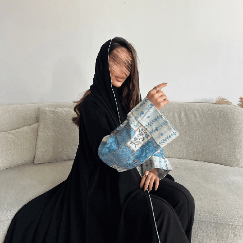 عباية كريب ملكي بأكمام قلاب لنن هندي (عباية سمر)