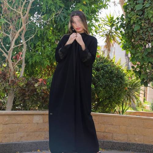 عباية لف زوم فاخر مع تداخل الشيفون والكريستال