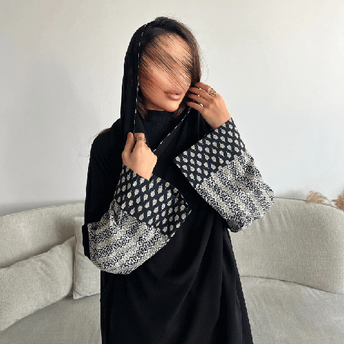 عباية كريب ملكي بأكمام قلاب لنن هندي (عباية ليندا)