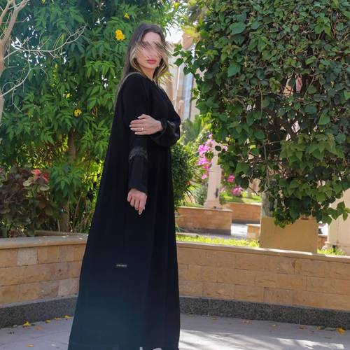 عباية لف زوم فاخر مع تداخل الشيفون والكريستال