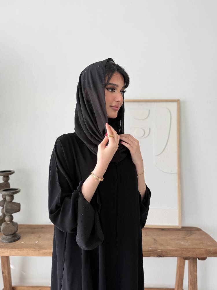 عباية كريب ملكي بتدخيلات شيفون بفصوص سوداء وأكمام مبطنة(عباية رحاب)