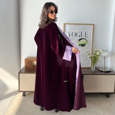 عباية شتوية عناّبي بنص كلوش بأكمام شيفون مشجر  ( عباية ديم عنابي )