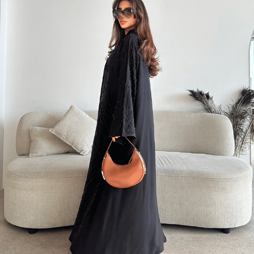 عباية انترنت بتطريز وشك يدوي على كامل العباية من الأمام والأكمام (عباية ترف)