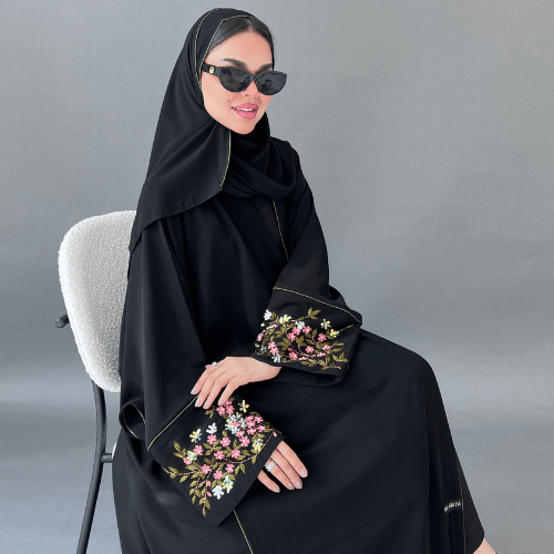 عباية بشت سوداء بتحديد زيتي وأكمام شك يدوي راقي  (عباية هيفاء)