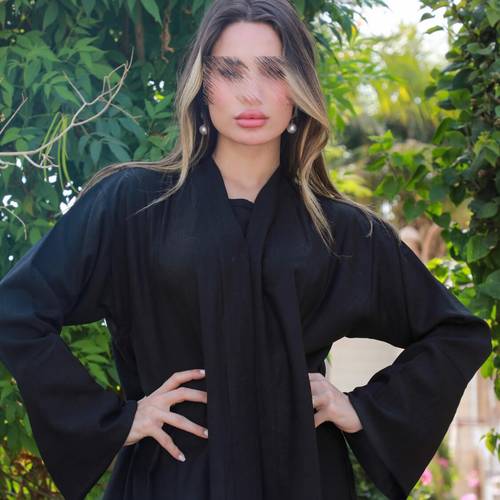 عباية كلوش كريب بكسرات أنيقة