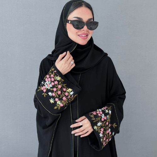 عباية بشت سوداء بتحديد زيتي وأكمام شك يدوي راقي  (عباية هيفاء)