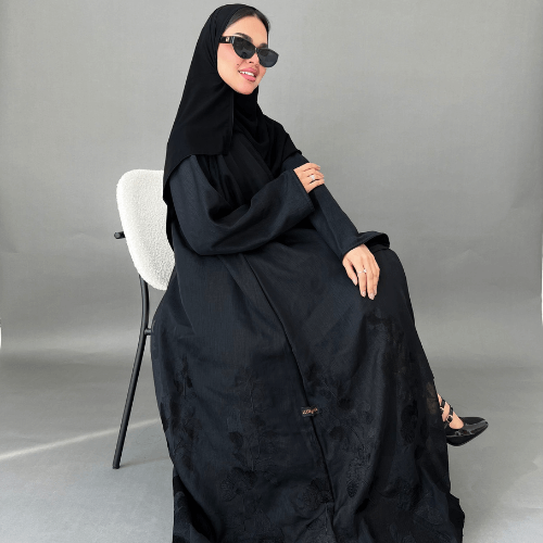 عباية كريب فاخر بتطريز أسود أنيق من الأسفل (عباية رشا أسود) 