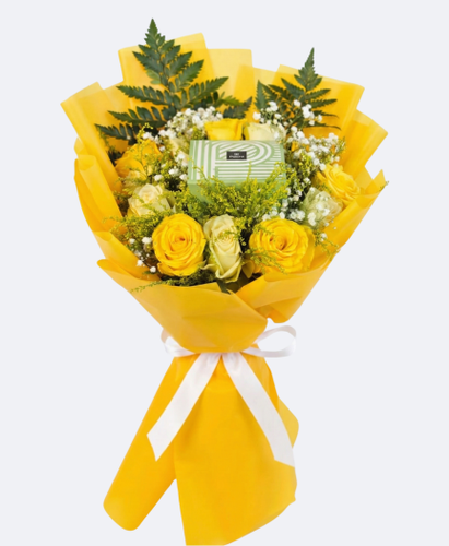  باقة ورد أصفر مع شوكولاتة​💐