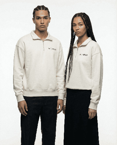 WHITE SWEATSHIRT