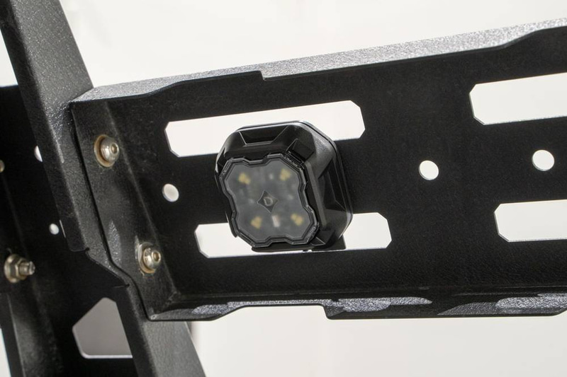 قاعدة سطحية ذات ميول لروك لايت  Rock Light (واحدة)