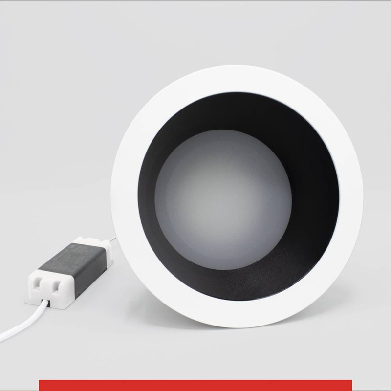 سبوت لايت مانع التوهج 30W انارة ابيض 6500K مقاس 20CM	