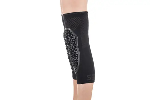 حماية الركبة للأطفال SERYT YOUTH Flow Knee Alps Black
