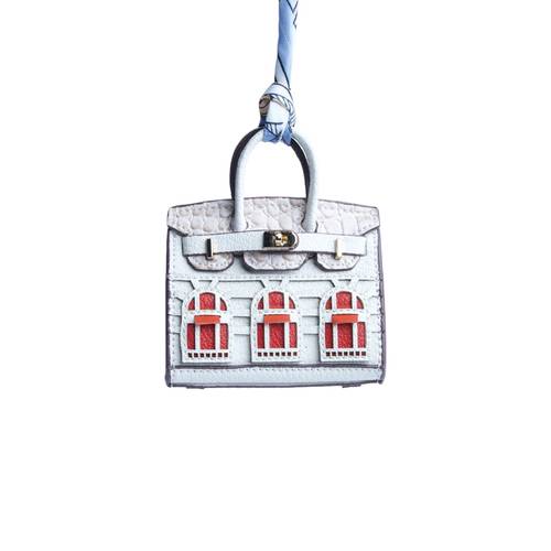 Tiny house bag medal