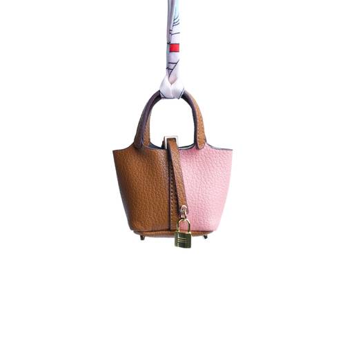 Mini bucket bag medal