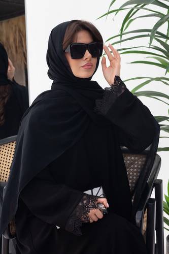 عبايه - لارا 