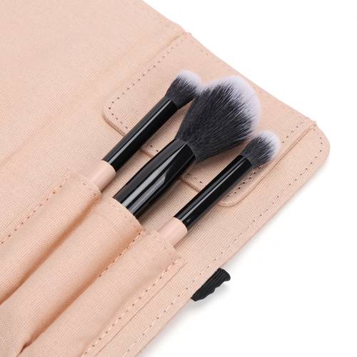 فرش مكياج وحقيبة إلغانيس 💄 ✨ 